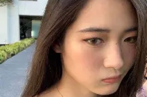 军官给女特务授课竟趁机大发女特务惨了