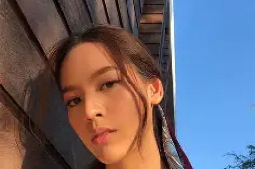 冉莹颖人设崩了想和邹市明收入AA女方账号被冲 网友神评太扎心