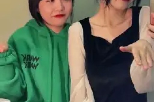 斗鱼女主播忘关摄像头私密画面流出！虚假人设彻底翻车